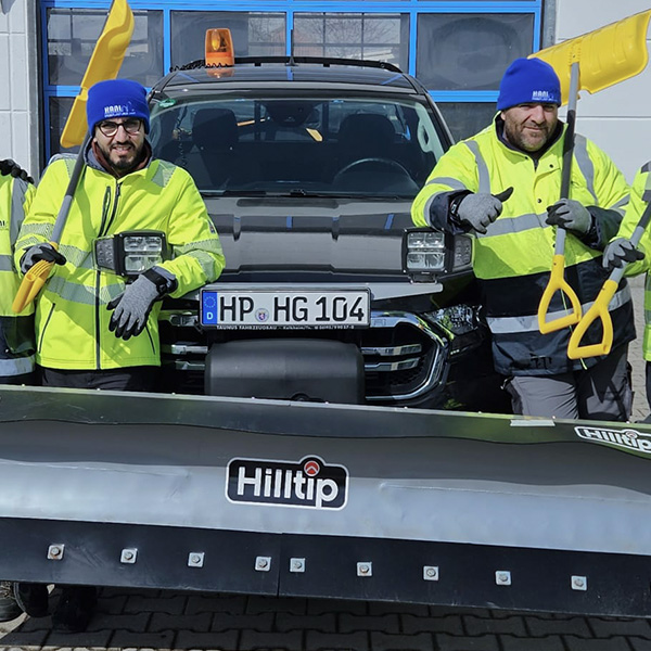 Hani Winterdinest-Team bei der Schneeräumung in Viernheim